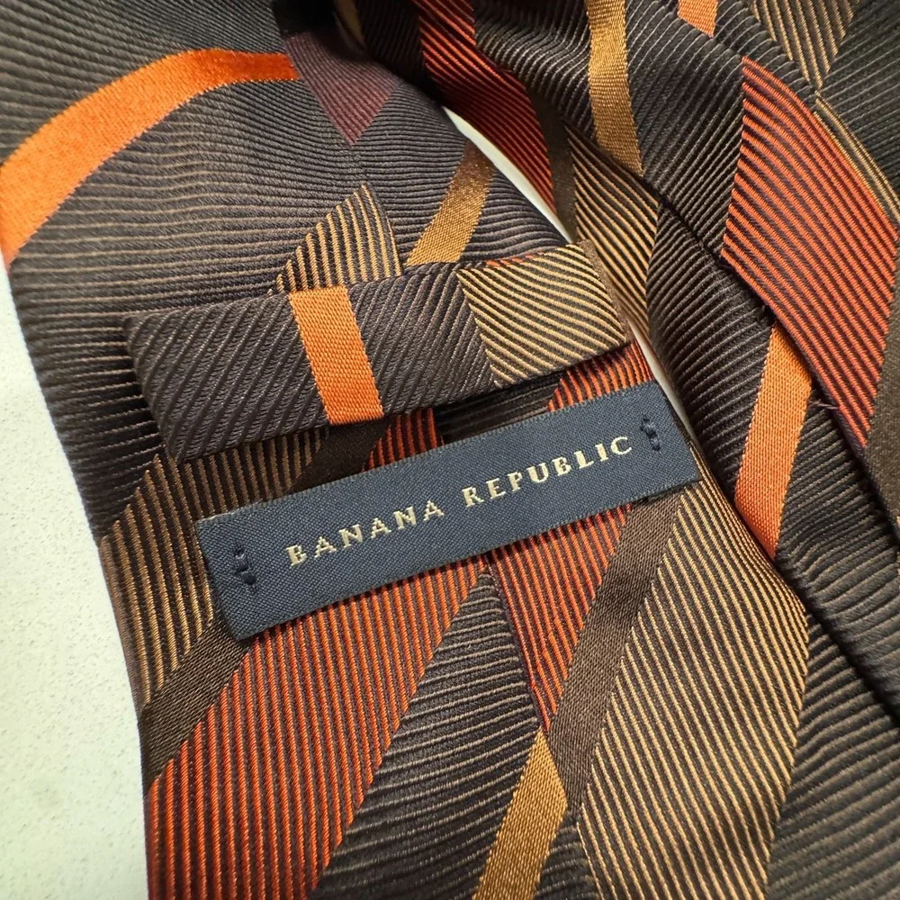Banana Republic Tie Brown Red‎ Stripe Repp Necktie Old Money USA Made 100% Silk